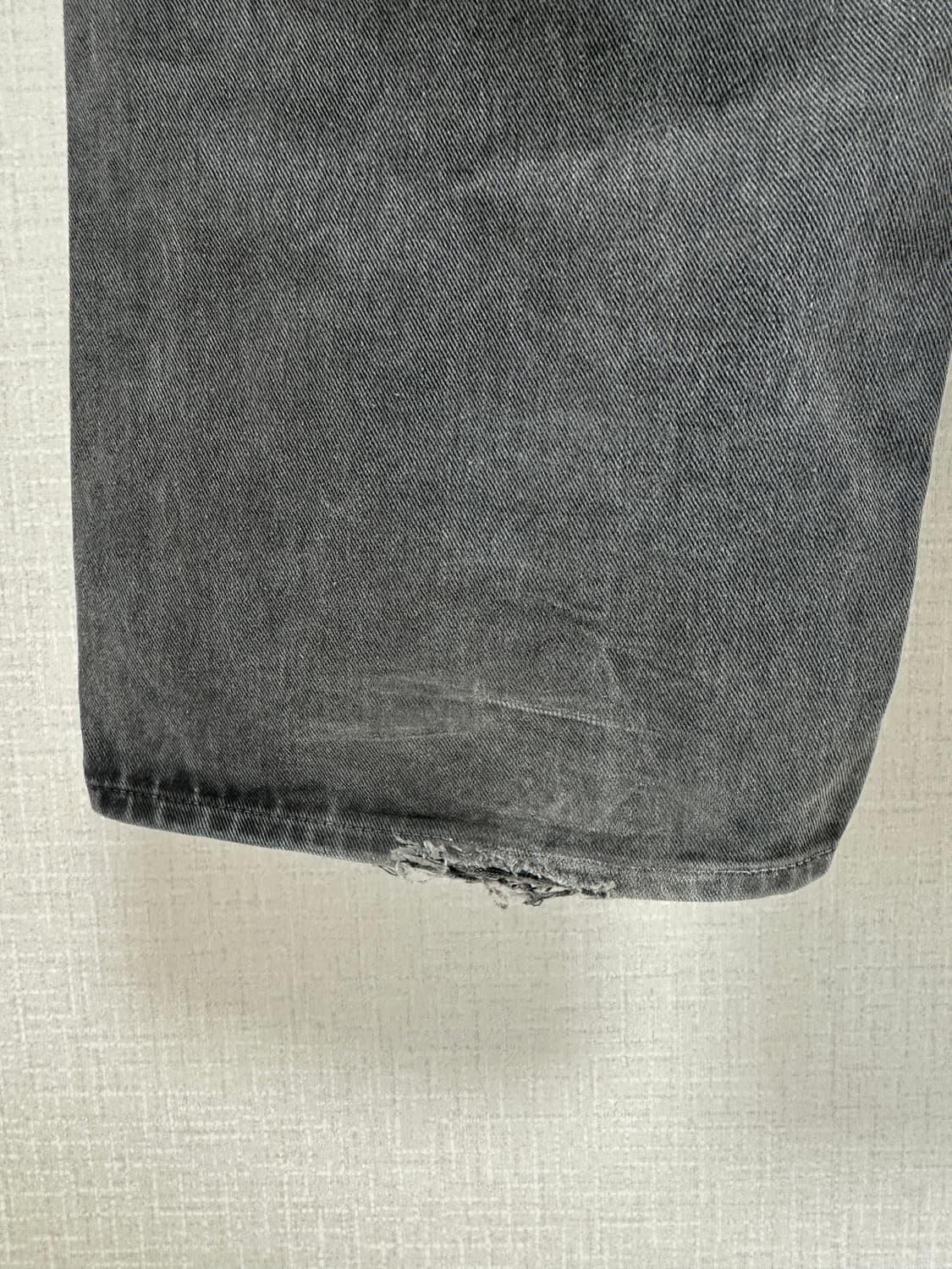 Vujade [1] GREY UNEVEN DYE DENIM PANTS | 후루츠패밀리