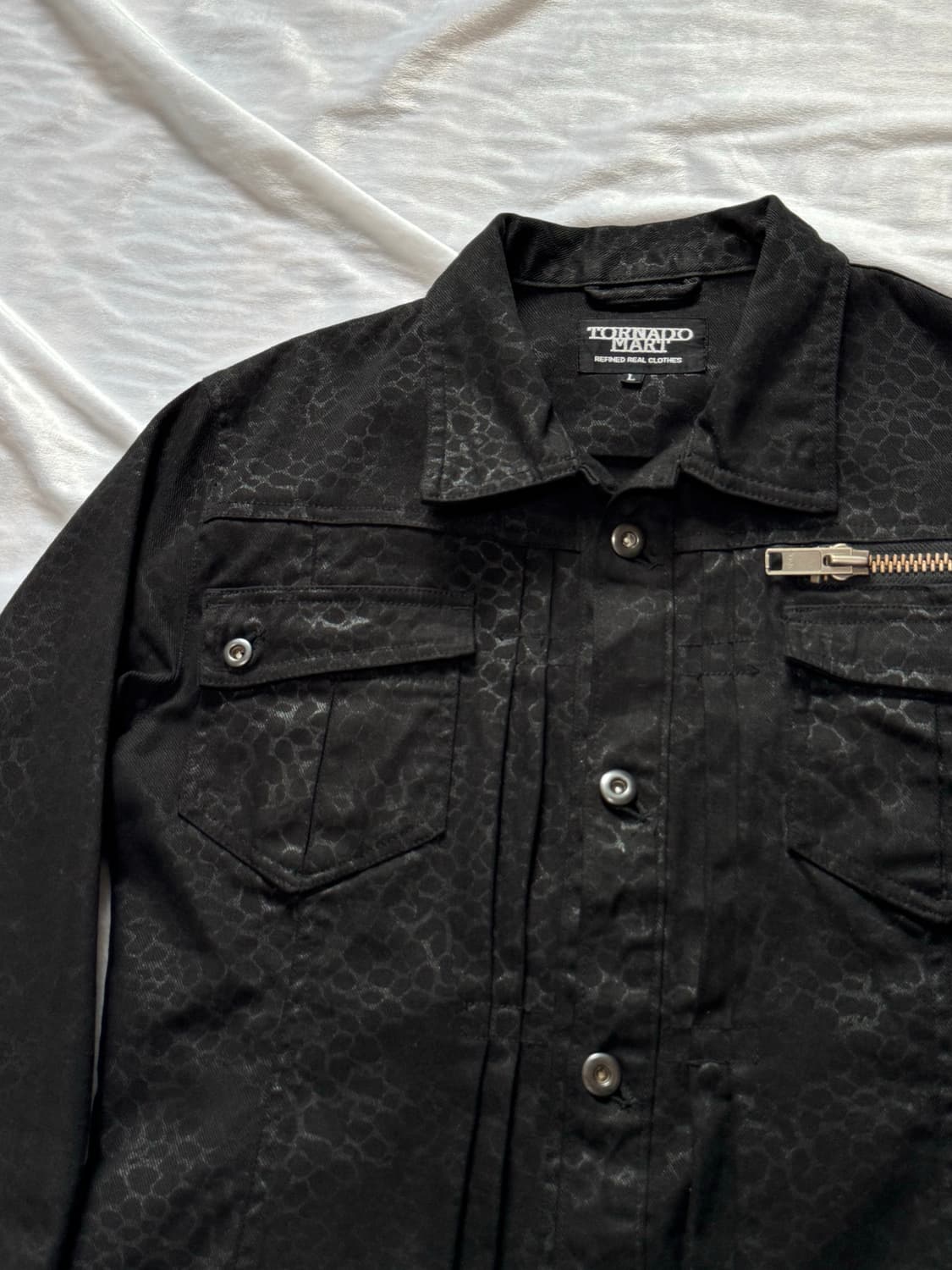 【希少】Tornado Mart Python coating Tornado Mart Snakeskin Flared Denim – Paroxa Studios