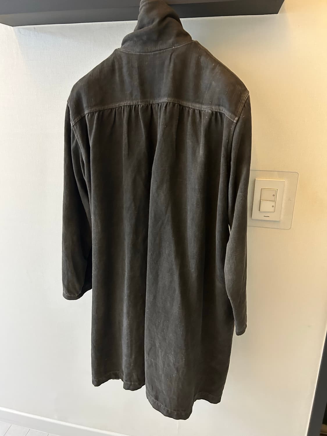 Andrew driftwood hospital coat | 후루츠패밀리