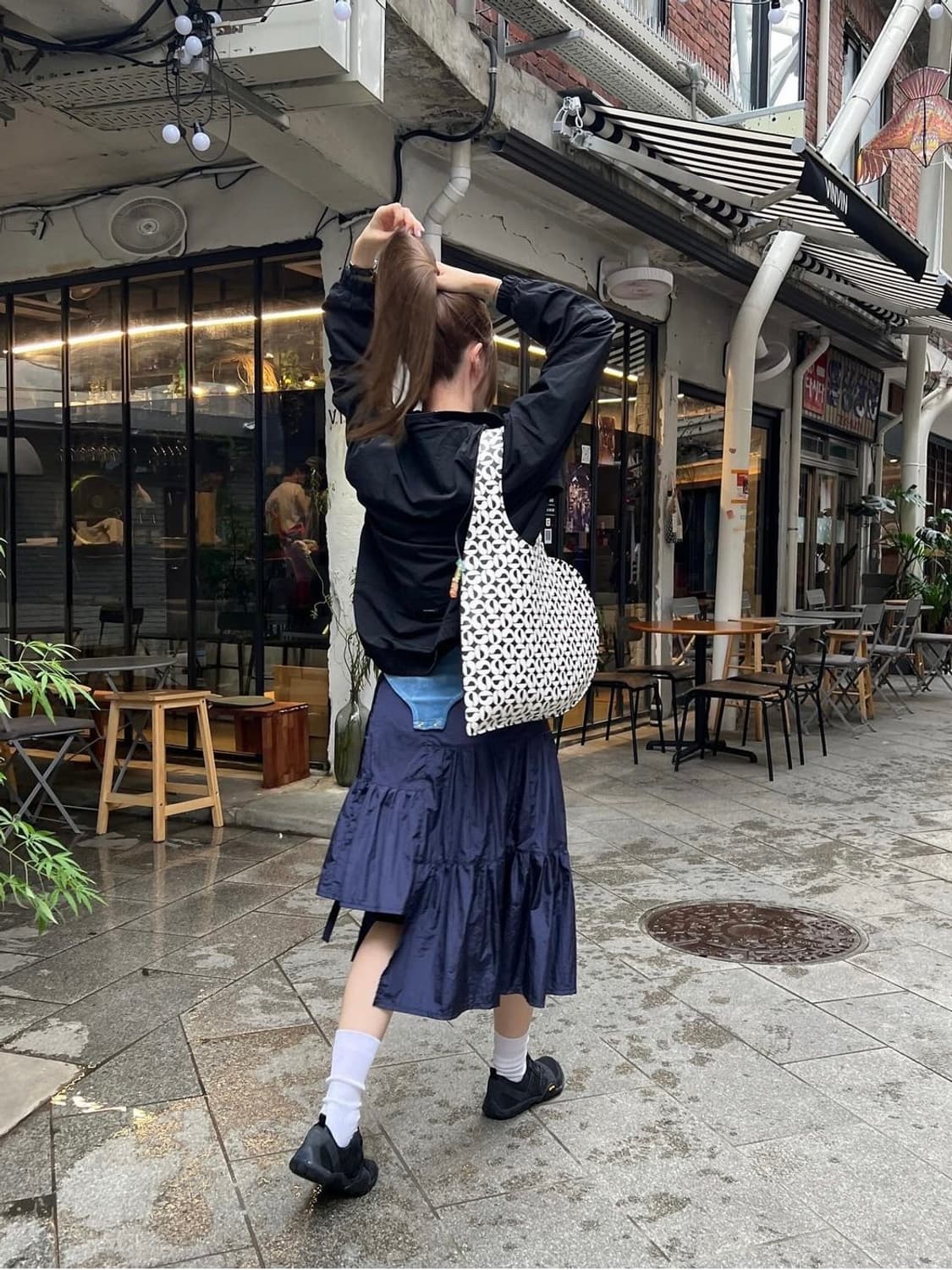 캐롤쇼페 오눅 UNBALANCED LONG SKIRT NAVY | 후루츠패밀리 캐롤쇼페 오눅 UNBALANCED LONG SKIRT NAVY | 후루츠패밀리