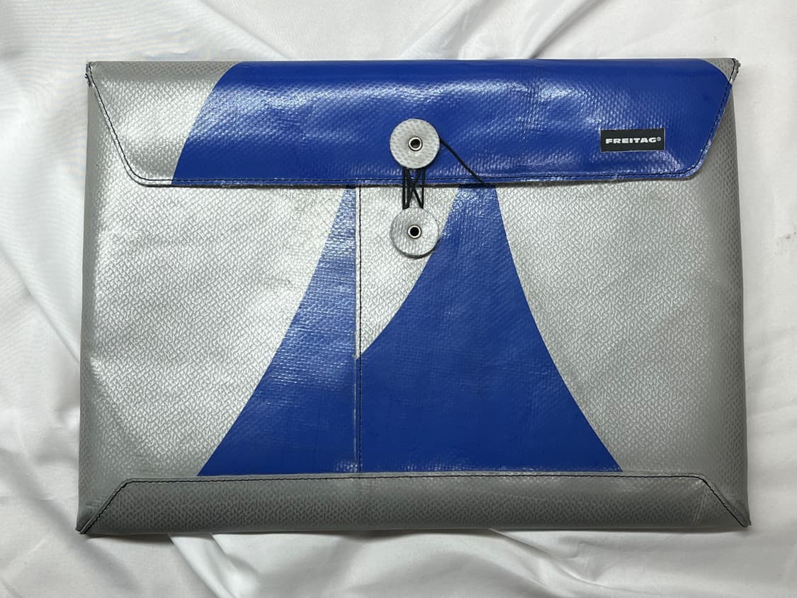 新品未使用FREITAG フライターグ F411 SLEEVEバーガンディ FREITAG