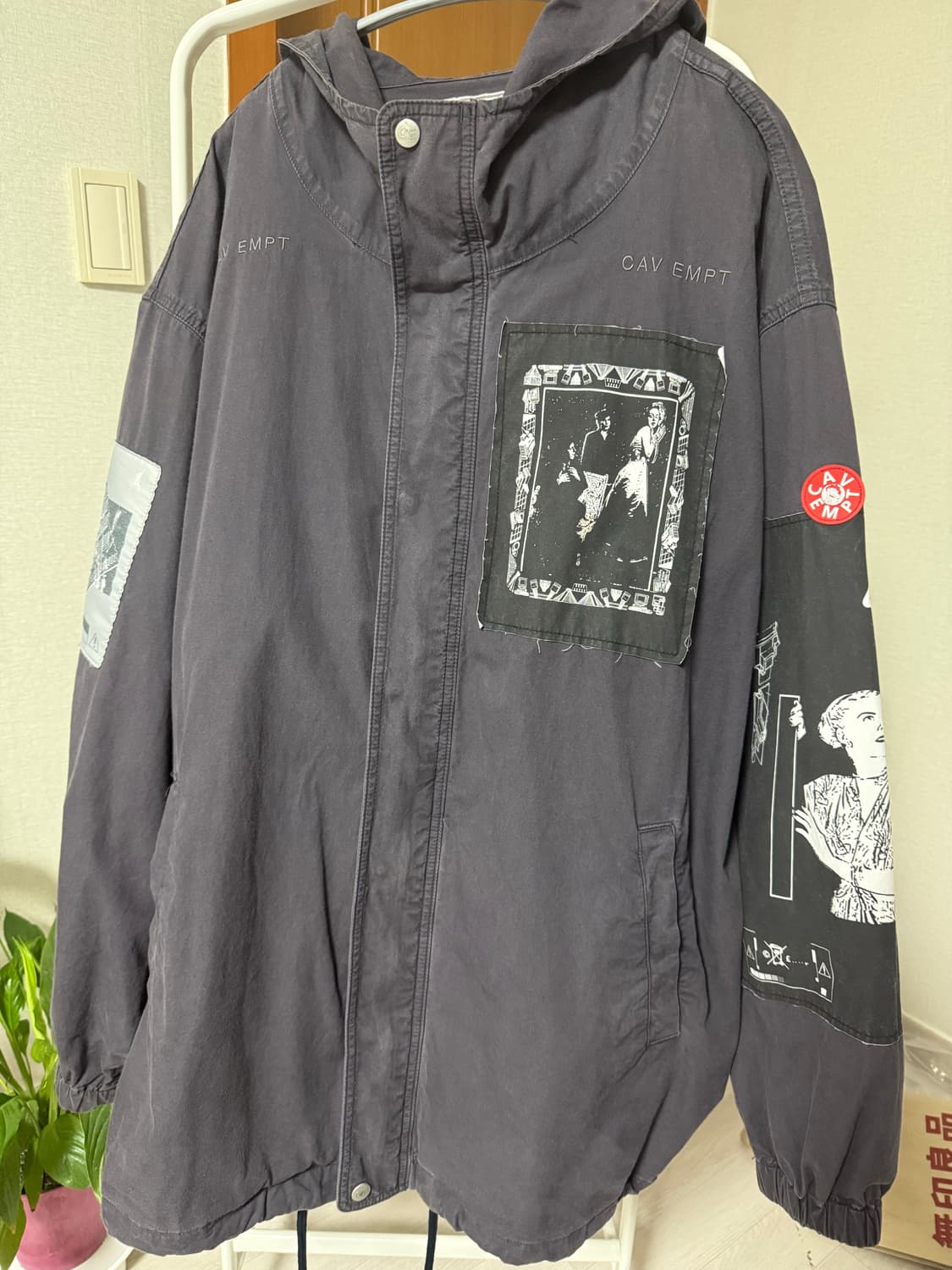 ジャケット・アウター C.E CAV EMPT PATCHED ZIP HOOD JACKET Buy Cav Empt Patched Zip Hood Jacket 'Black' - CES21JK07