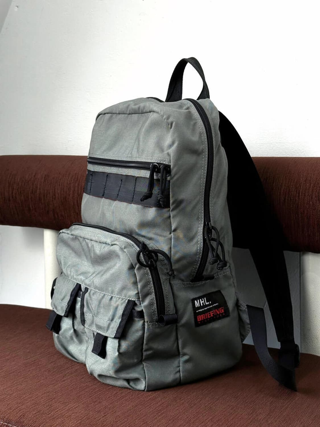 MHL Briefing BRIEFING × MARGARET HOWELL MHLメッセンジャー BRIEFING