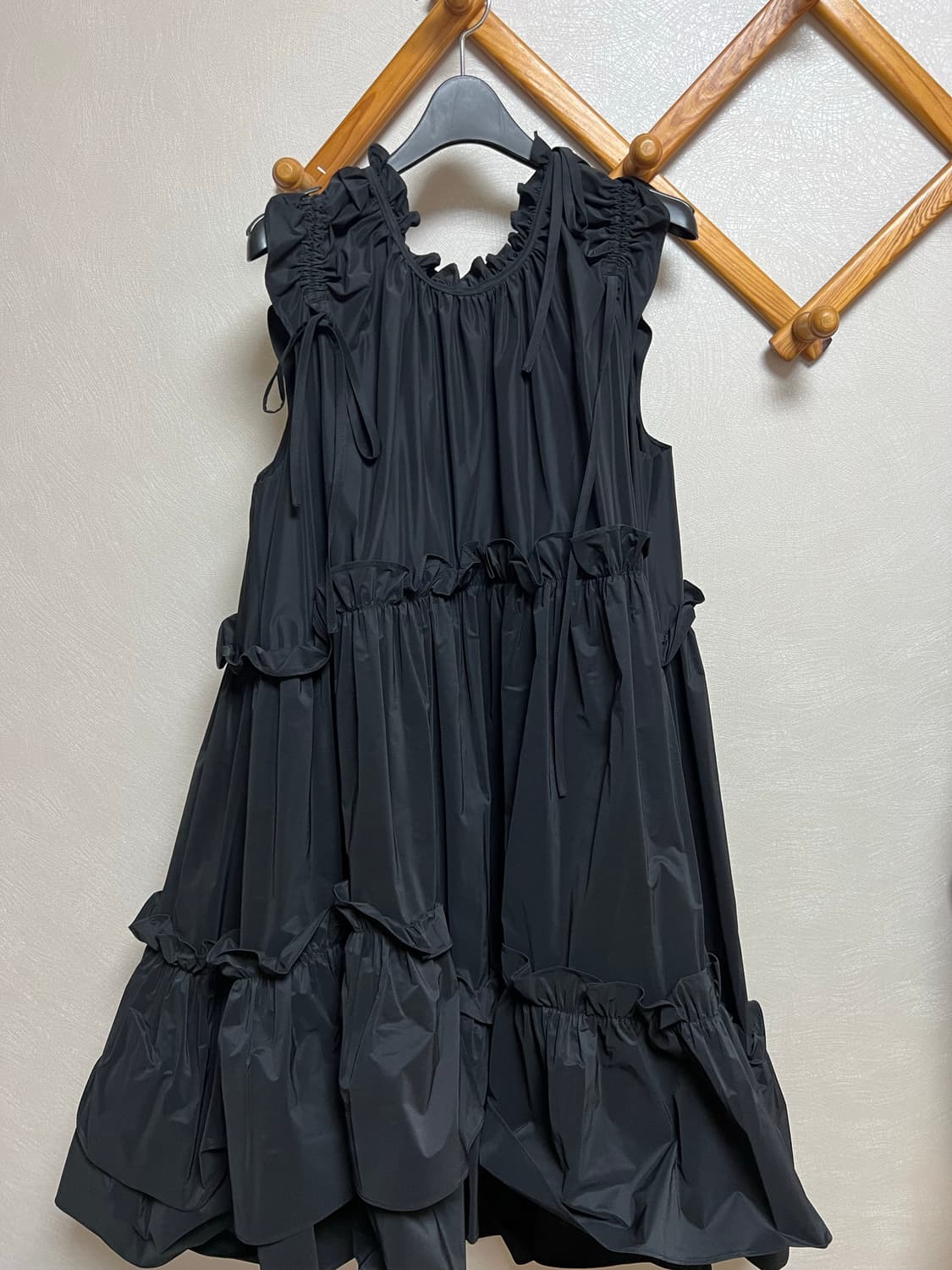 ワンピース [COSMOSS] RIBBON RUFFLE DRESS COSMOSS RIBBON RUFFLE DRESS | 후루츠패밀리