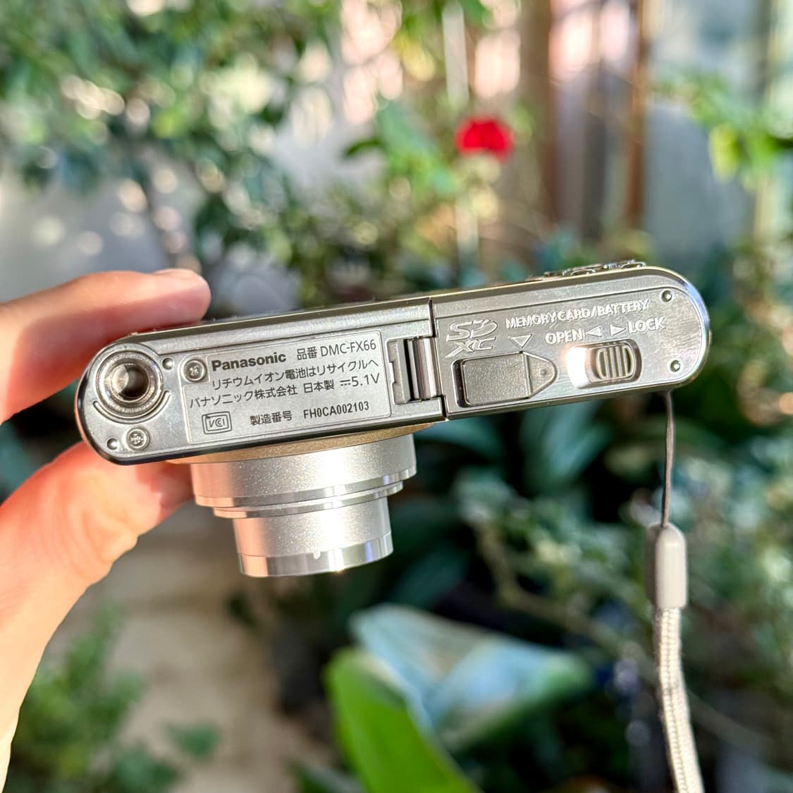 美品 Panasonic LUMIX DMC-FX66 シルバー ＃Ａ302 Panasonic (パナソニック) LUMIX ルミックス FZ66 販売 デジタルカメラ