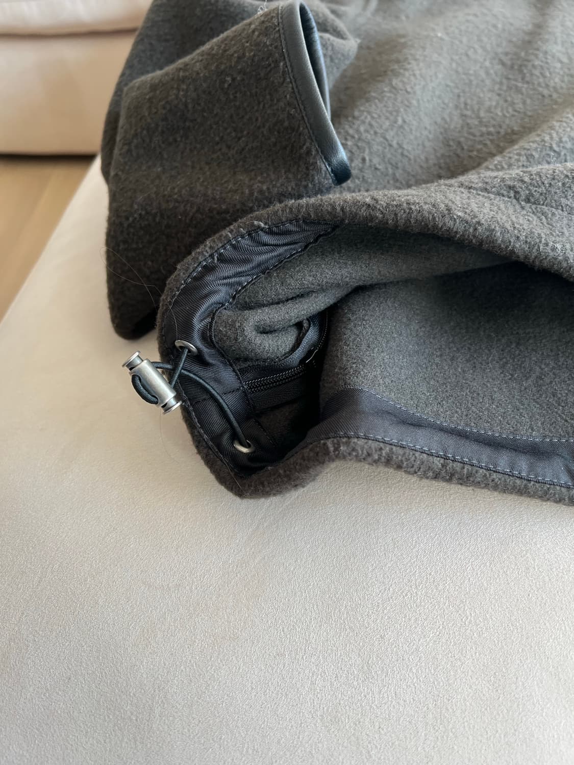 M] Vuja de Scott Affix Fleece Sweater | 후루츠패밀리