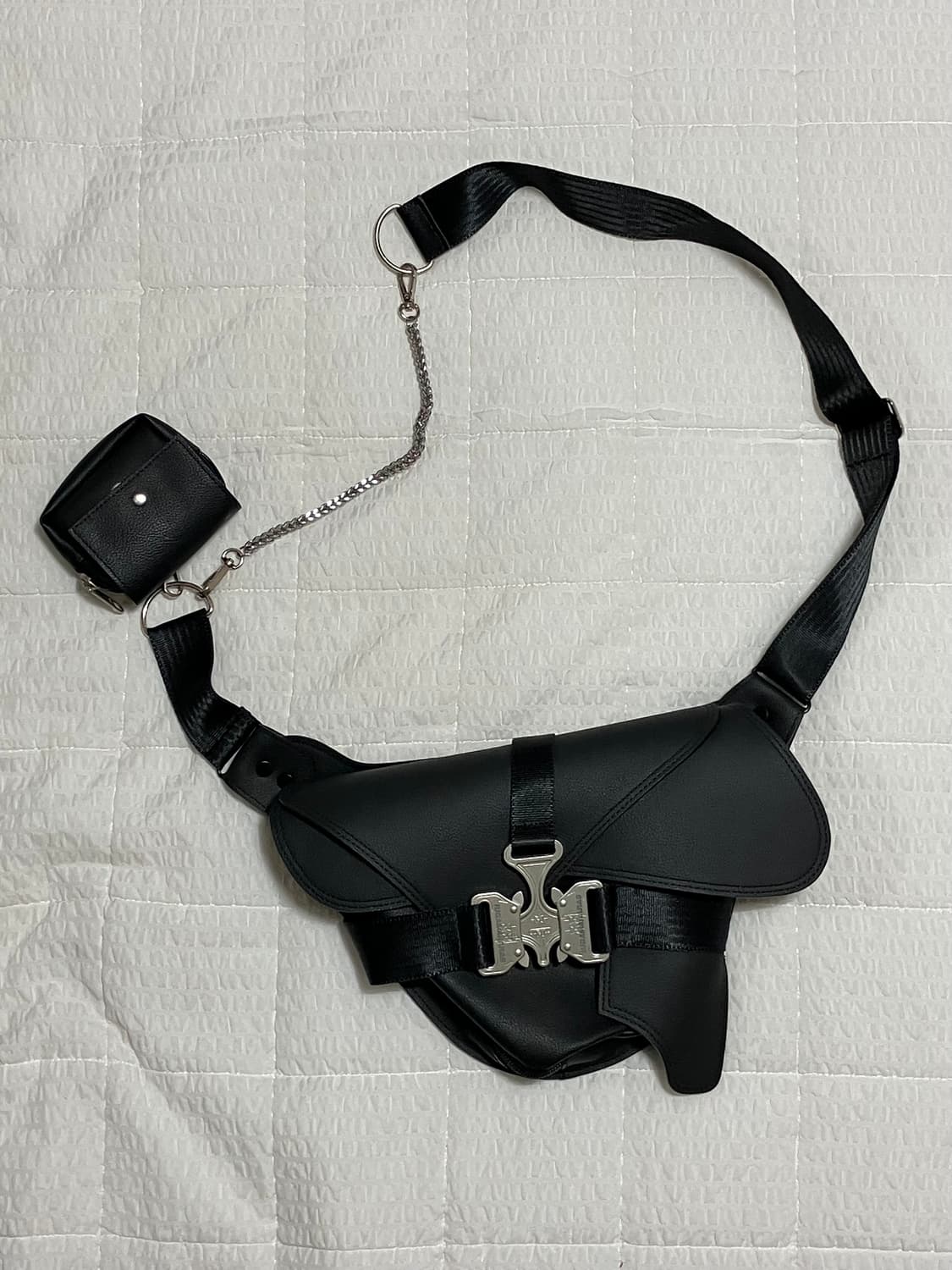 IUGAMAKARAS □ Triple Covered Crow Buckle Bag Triple Covered