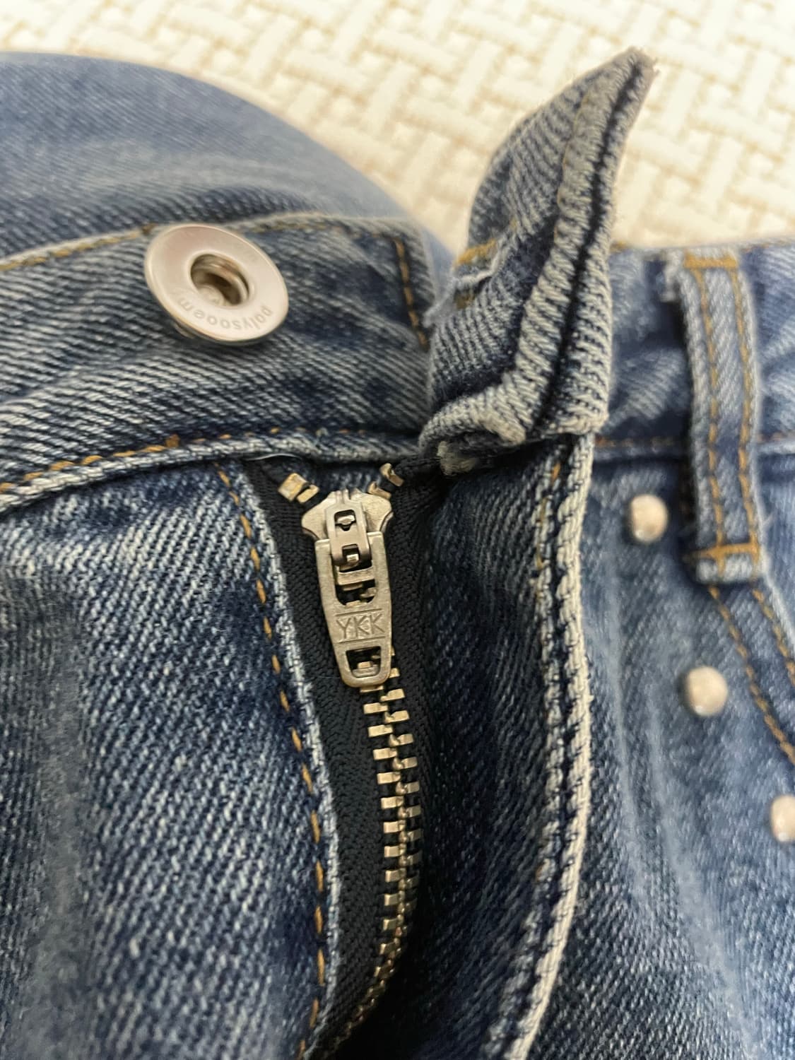 POLYSOOEM Studded Washed Jeans | 후루츠패밀리