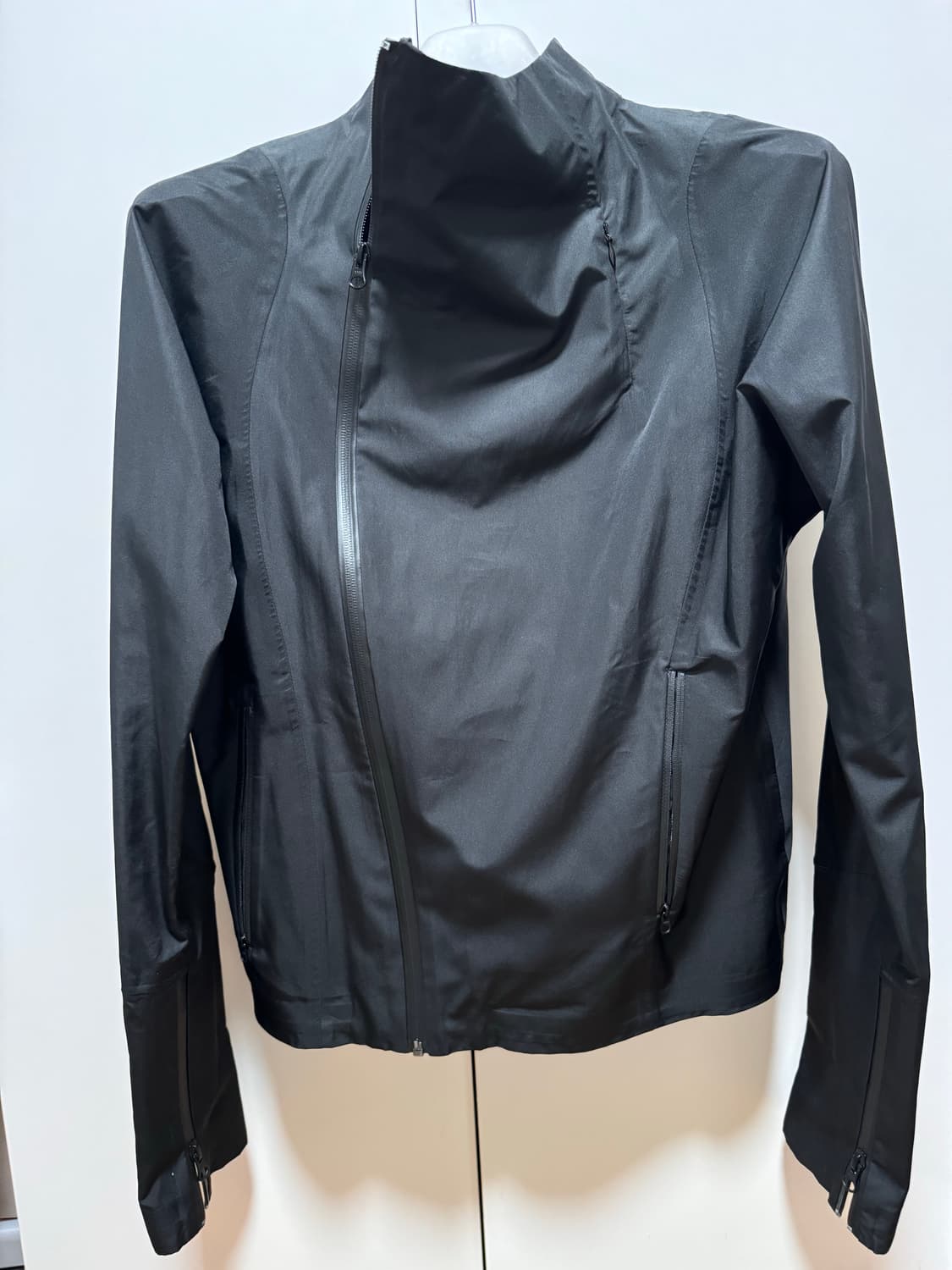 Hyein Seo Fencing Jacket | 후루츠패밀리