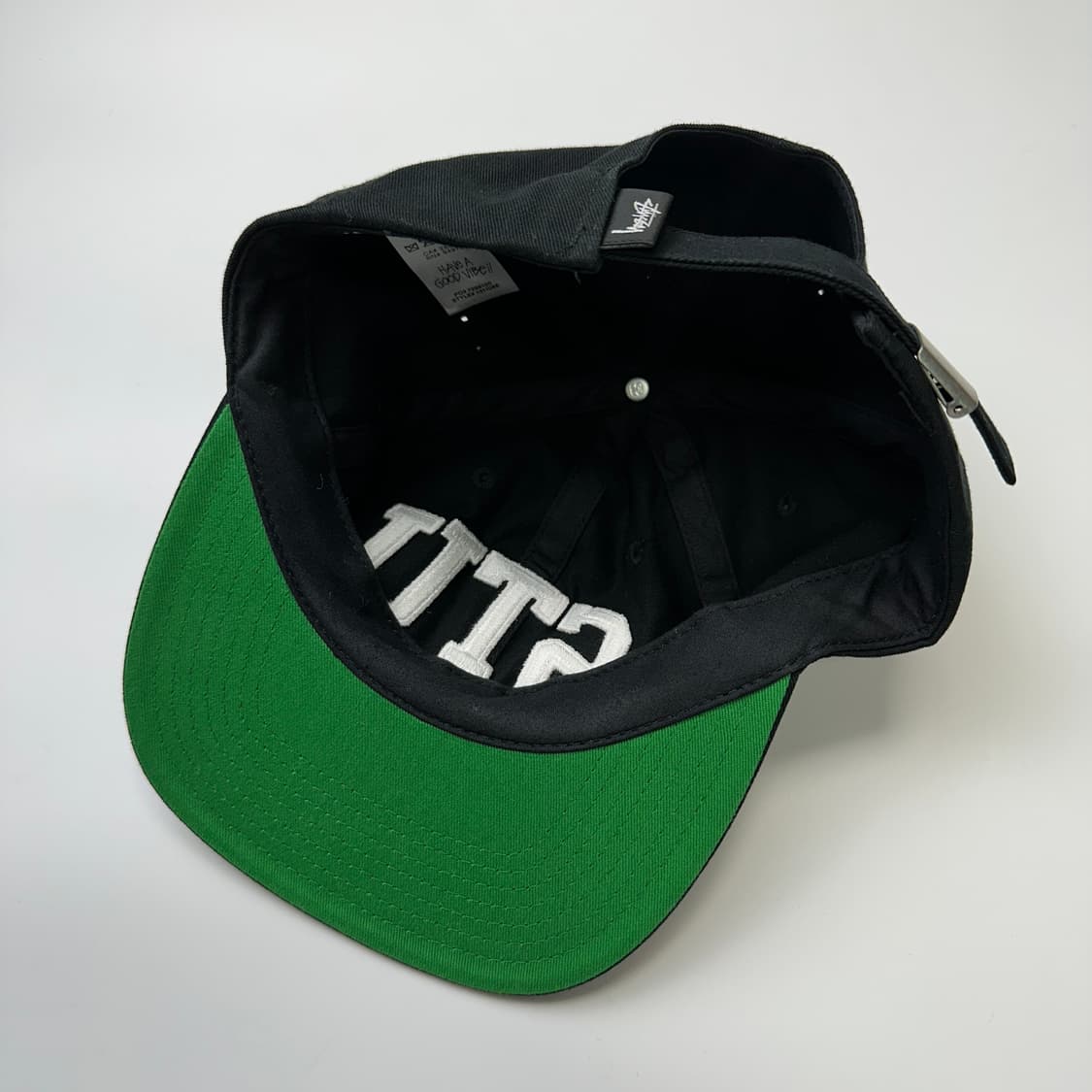 Stussy STU Arch Strapback Cap Stussy MID-DEPTH STU ARCH STRAPBACK