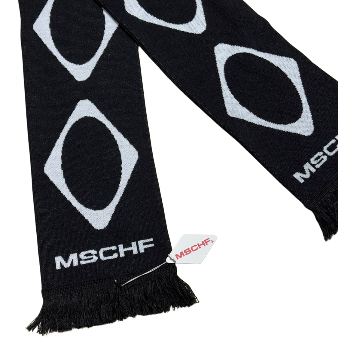 ☆韓国の人気☆【MISCHIEF】☆Rhombus Stadium Scarf Blac.k☆ 미스치프 Mischief Rhombus Stadium Scarf Black - 위시버킷