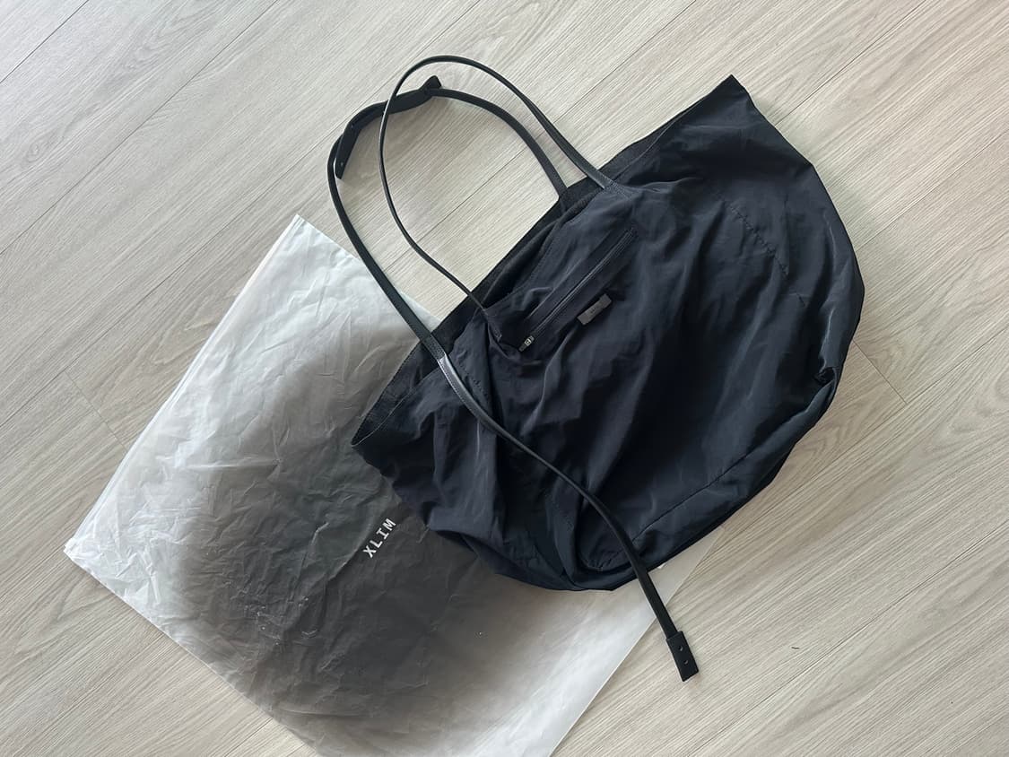 スリム xlim EP.7 SYNOPSIS 01 BAG BLACK XLIM] EP.7 SYNOPSIS 01 BAG COLOR : BLACK 正規品 韓国ブランド 韓国