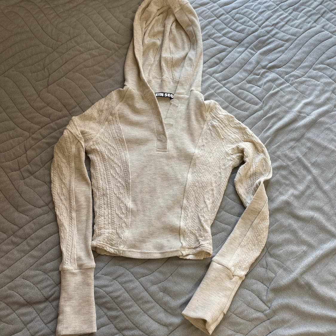 hyeinseo hooded croped top (size:1)GR8 Tops – HYEIN SEO