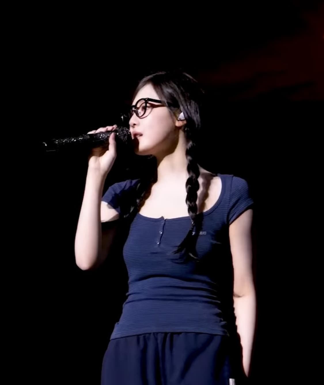 코이세이오 PRONG SNAP MINI LOGO TEE NAVY | 후루츠패밀리