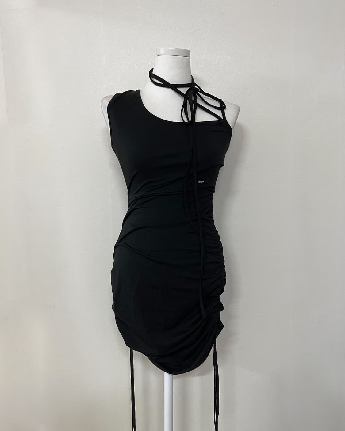 【mnem】24SS★ [mnem] shirring strap mini dress mnem] shirring strap mini dress (white) - mnem | 60% - Asian