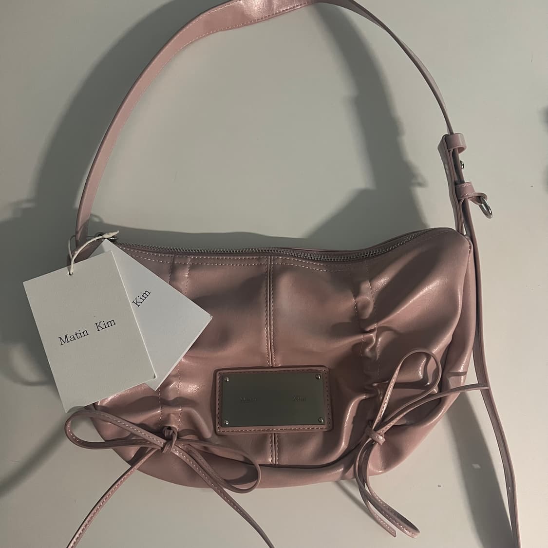 HALF SHIRRING RIBBON ROUND BAG IN PINK | 후루츠패밀리