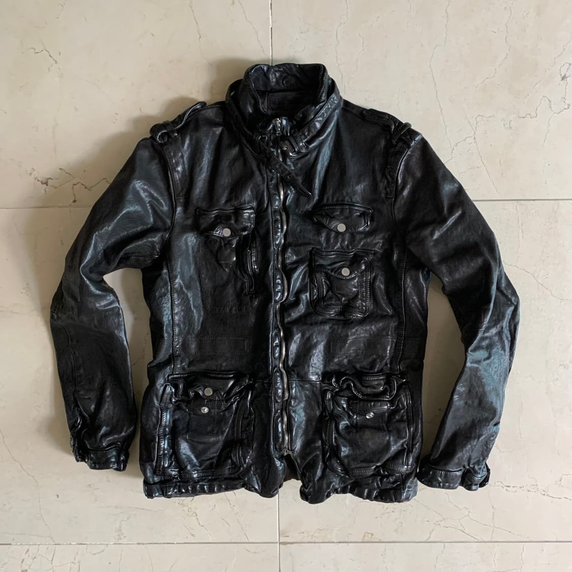 ニールバレット(neil barrett)のバッファローレザーブルゾン