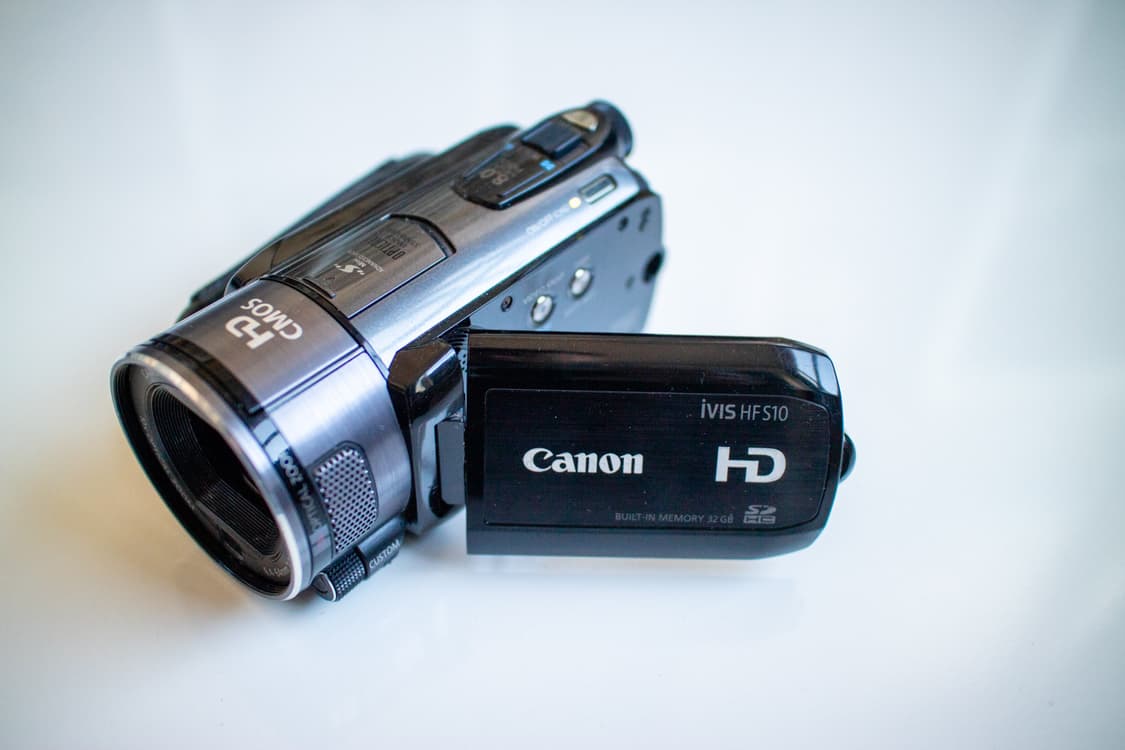 美品 Canon iVIS HF R21 ビデオカメラ 動作確認済 Canon iVIS HF R21