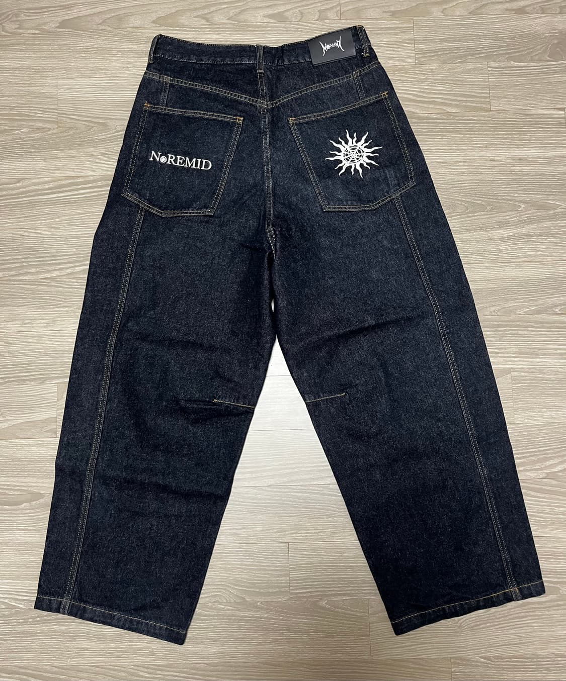 NOREMID RIGIT SUPER BAGGY DENIM – NAVY | 후루츠패밀리