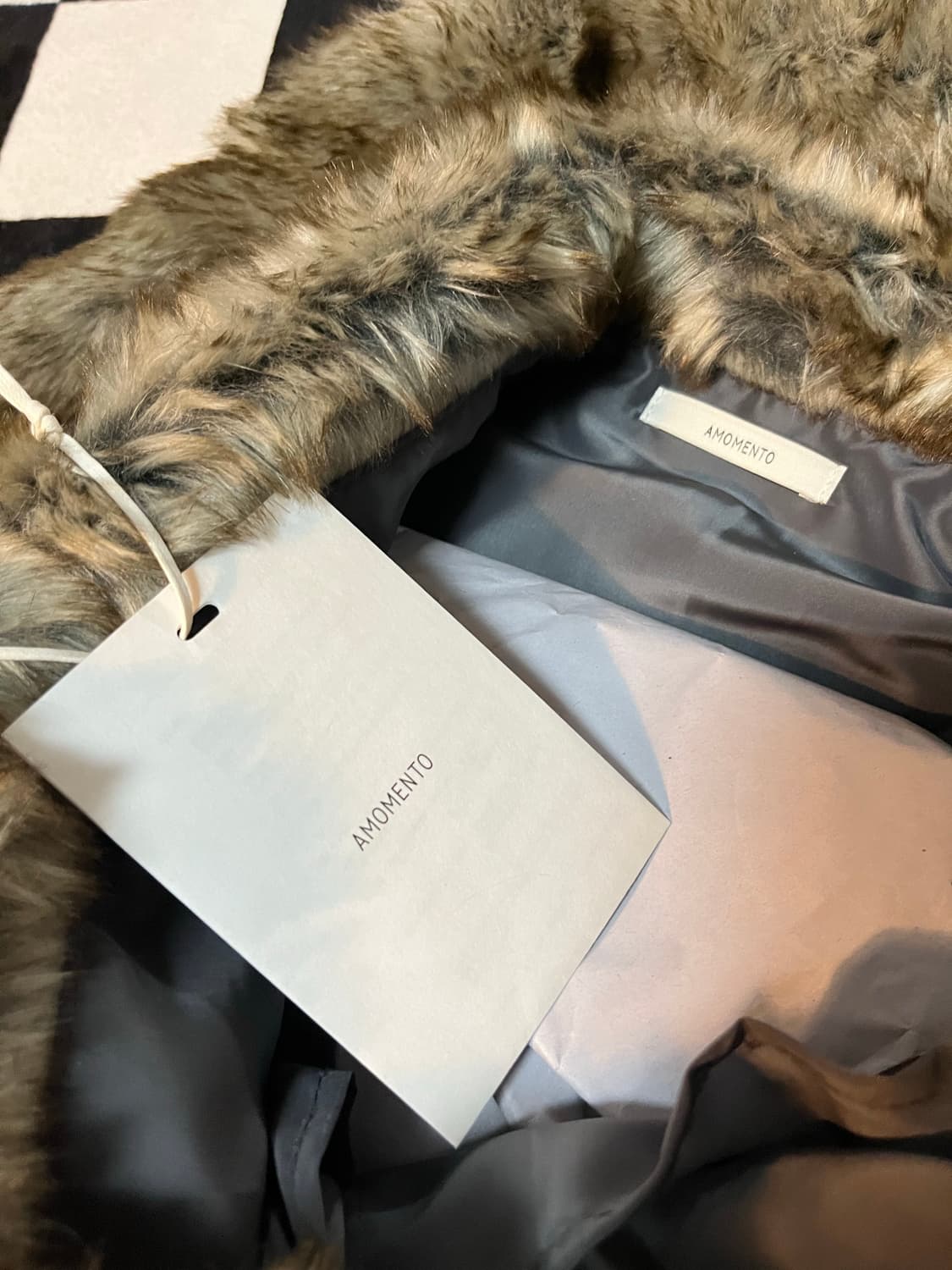 새상품) 아모멘토 MIXED FUR CROSS BAG | 후루츠패밀리