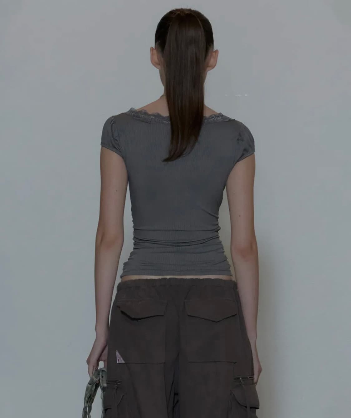 스컬프터 Lace Trim Wrap Tee Charcoal L사이즈 | 후루츠패밀리
