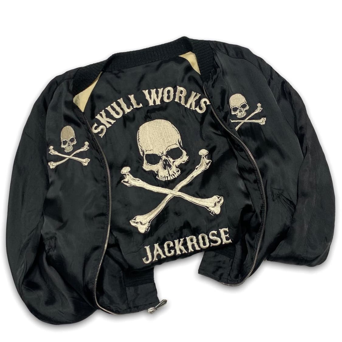 【希少】JACK ROSE × SKULL WORKSレーヨン100%スカジャン 希少】JACK ROSE × SKULL WORKSレーヨン100%スカジャン 希少