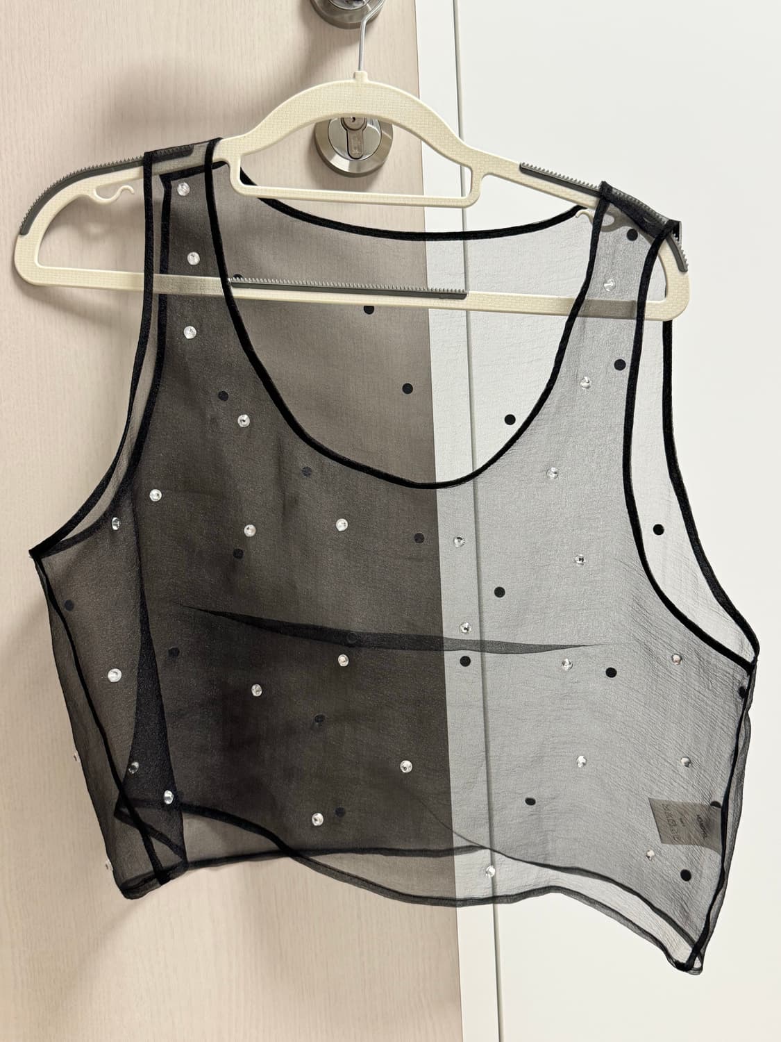 monoha sequinned organza sleeveless | 후루츠패밀리