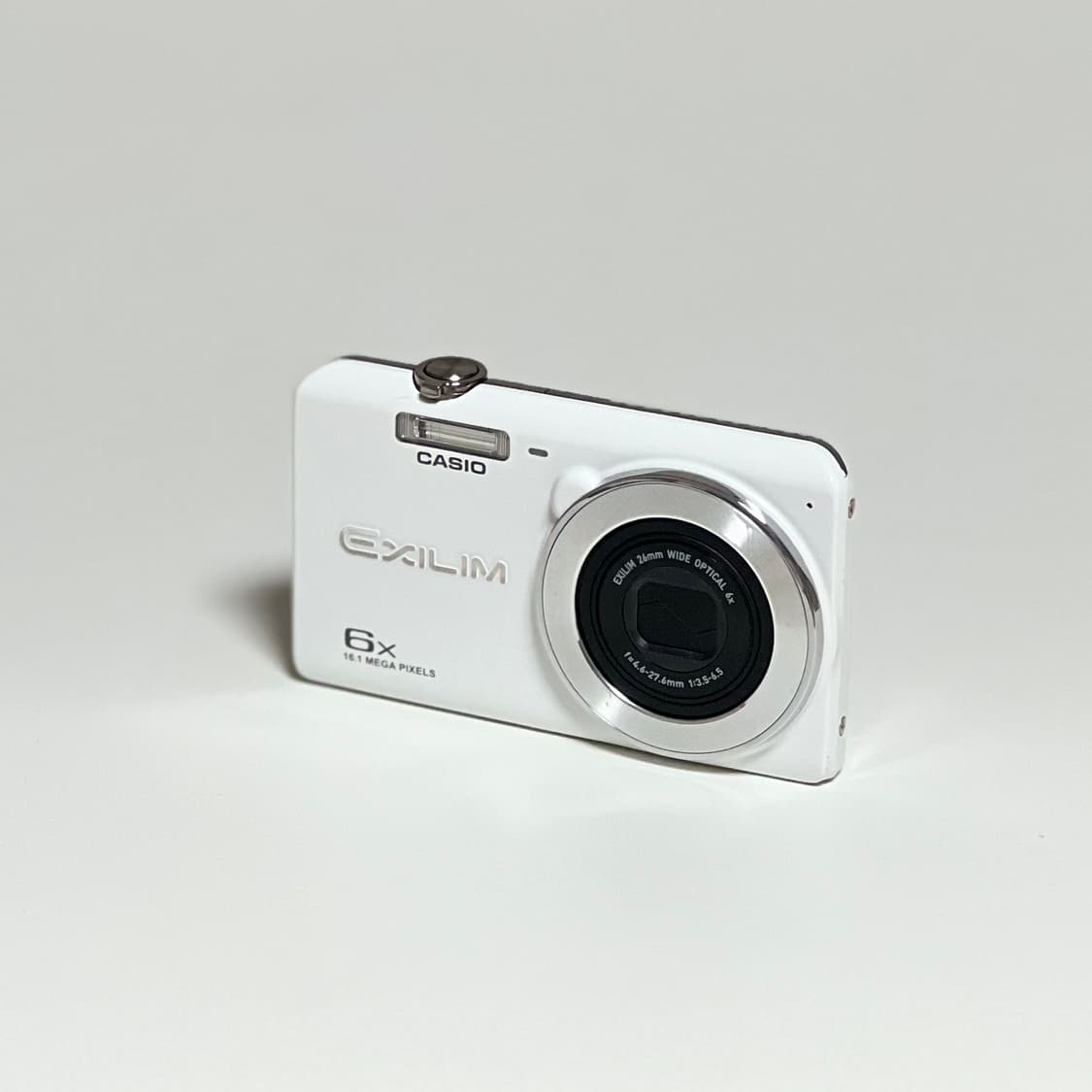 美品　CASIO　EXILIM　EX-ZS27 ホワイト Amazon | CASIO デジタルカメラ EXILIM (エクシリム) ZOOM