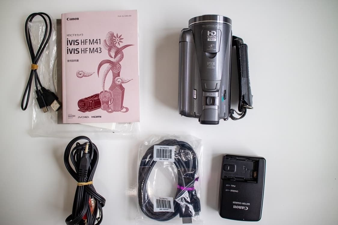 キヤノン　iVIS HF M41 CANON iVIS HF M41 [シルバー] 価格比較 - 価格.com