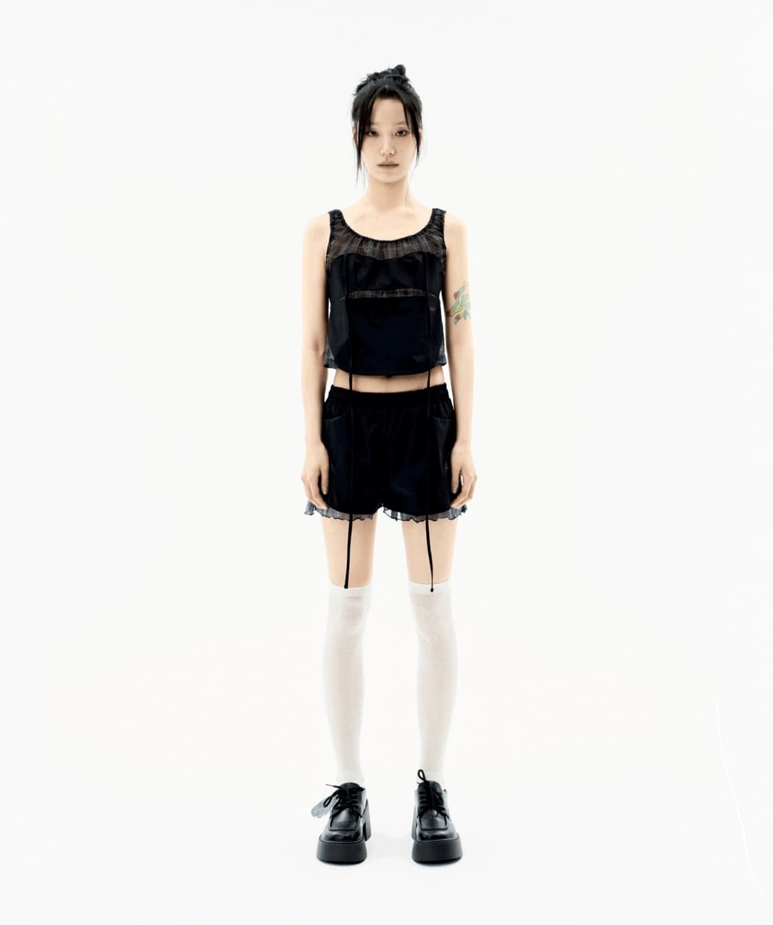 Halter Strap Plaid Sleeveless / Black | 후루츠패밀리
