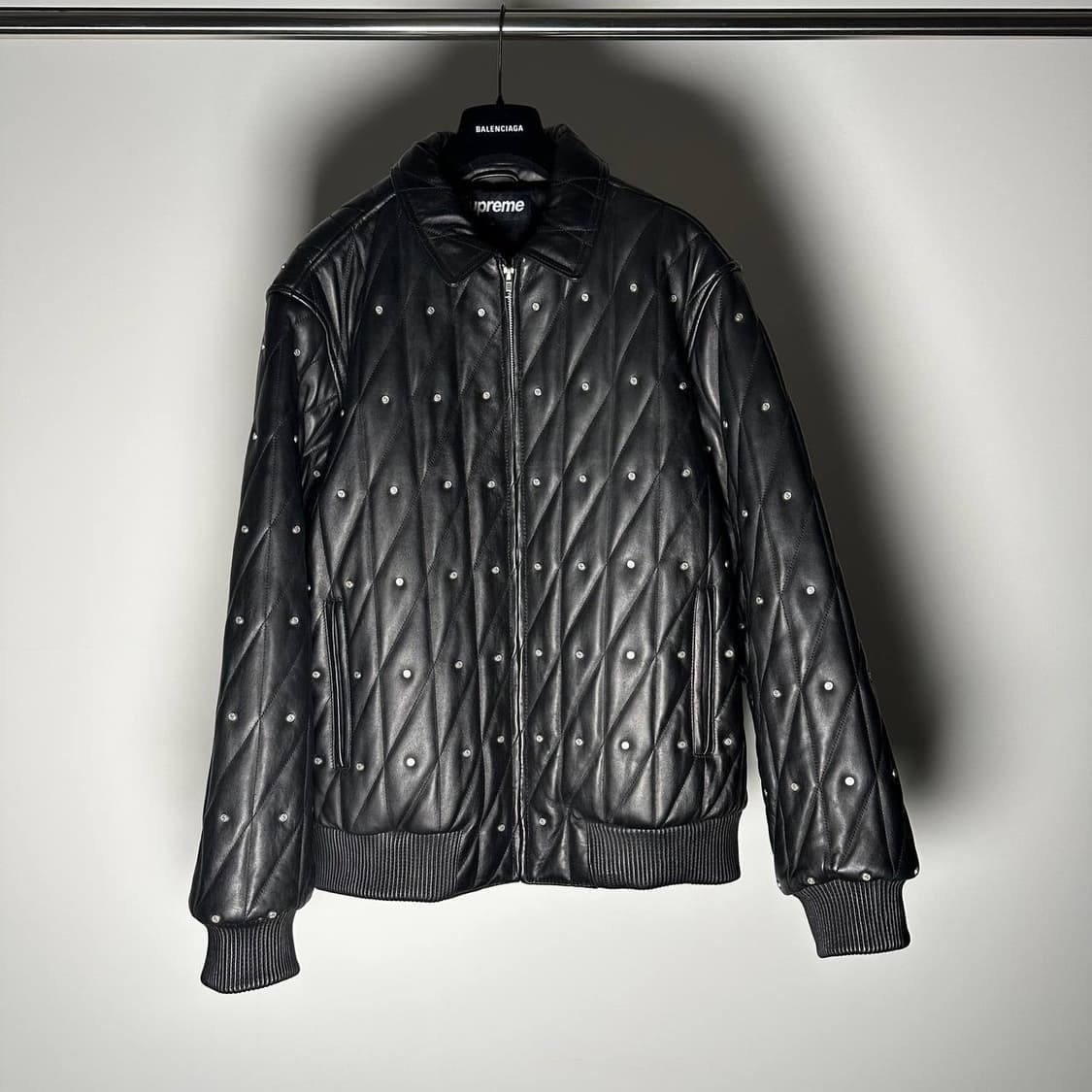 ジャケット・アウター supreme quilted studded leather jacket Supreme Quilted Studded Leather Jacket (FW18) - $698
