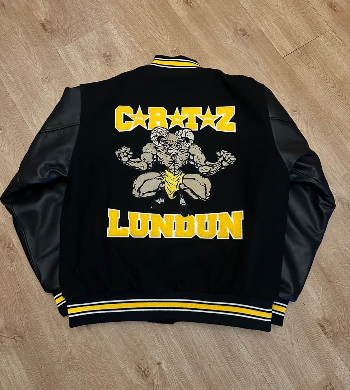 코르테이즈 바시티 자켓 corteiz goat varsity jacket | 후루츠패밀리