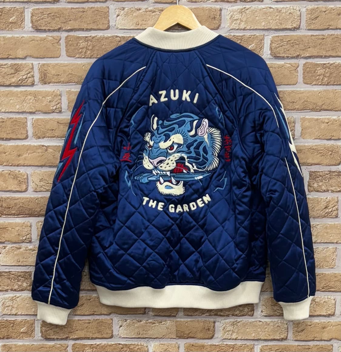 ジャケット・アウター Azuki NFT Twin Tigers Jacket azuki-nft-twin-tiger-jacket.