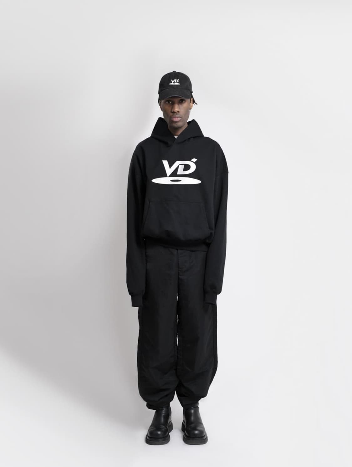 VUJA D VD LOGO HOODIE ブラック VUJA DE Logo Hoodie Black
