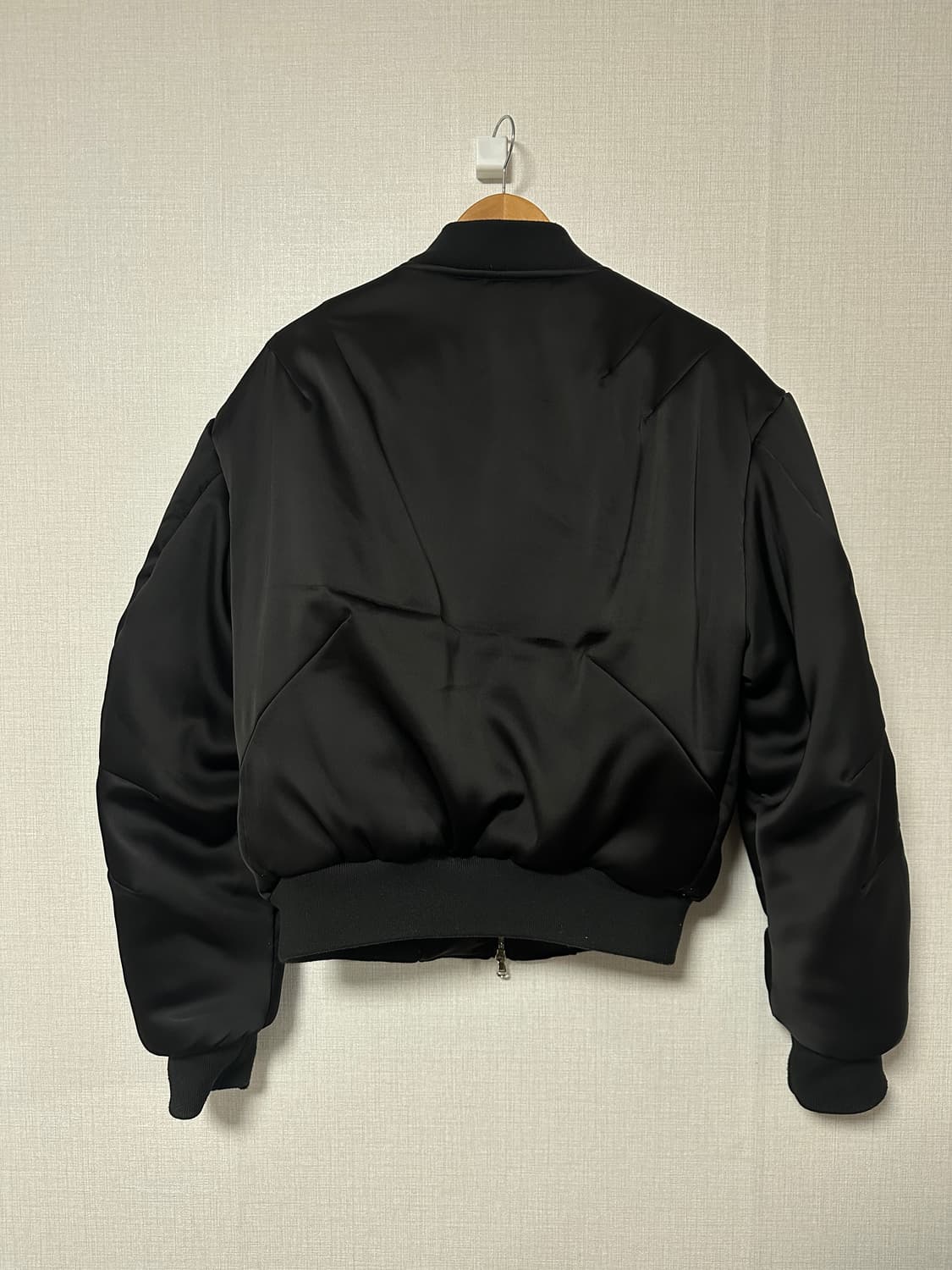 Vuja de max satin pillow bomber jacket | 후루츠패밀리