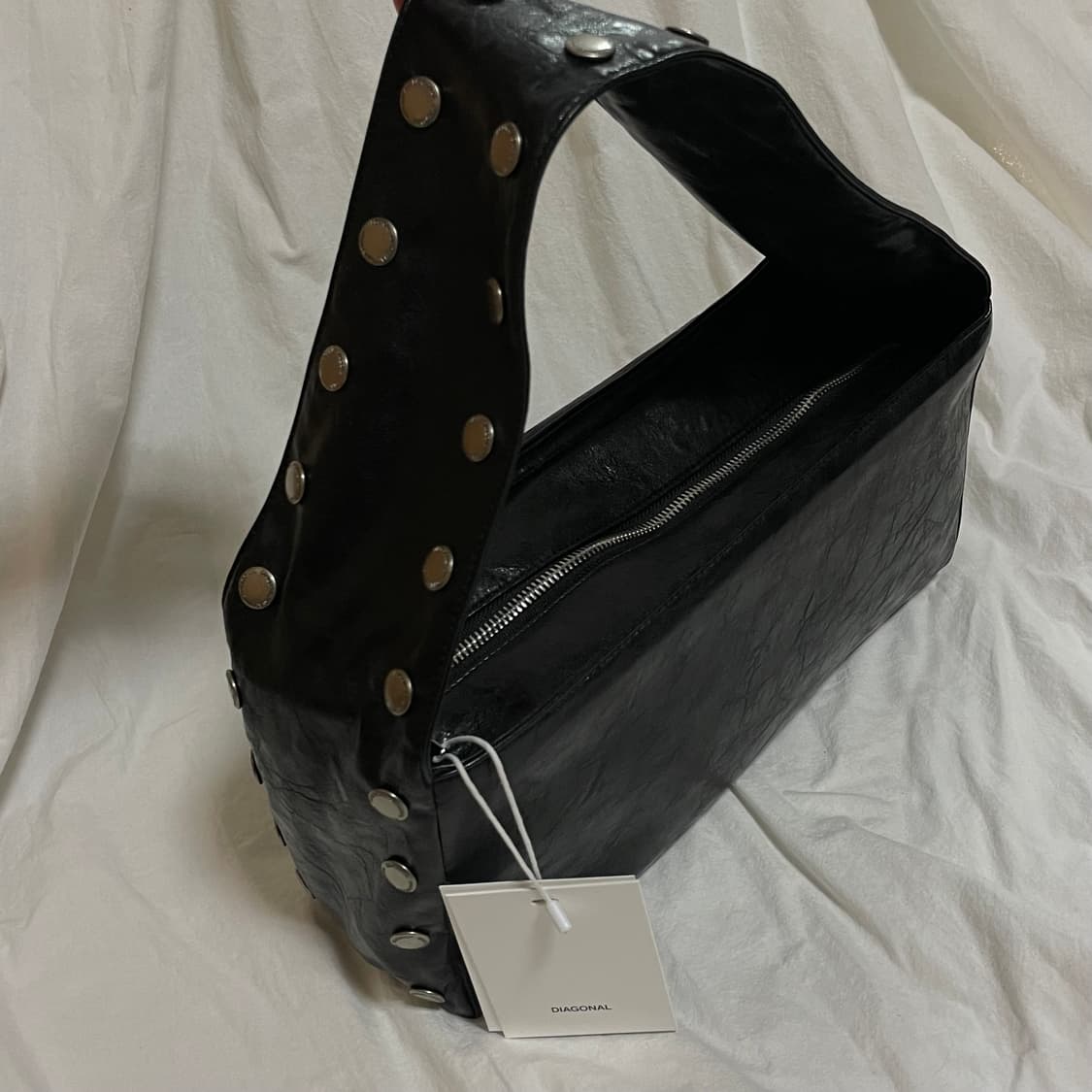 韓国商品/DIAGONAL FUNKY WIDE STRAP BAG DIAGONAL