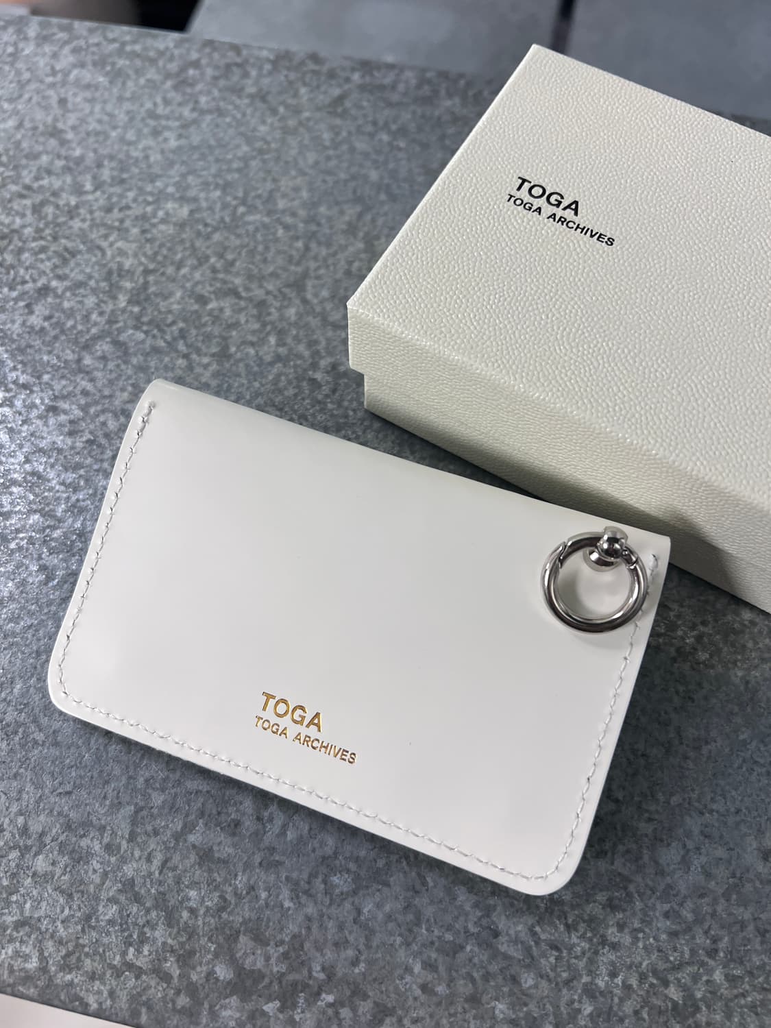 TOGA - LEATHER POUCH SQUARE | 후루츠패밀리