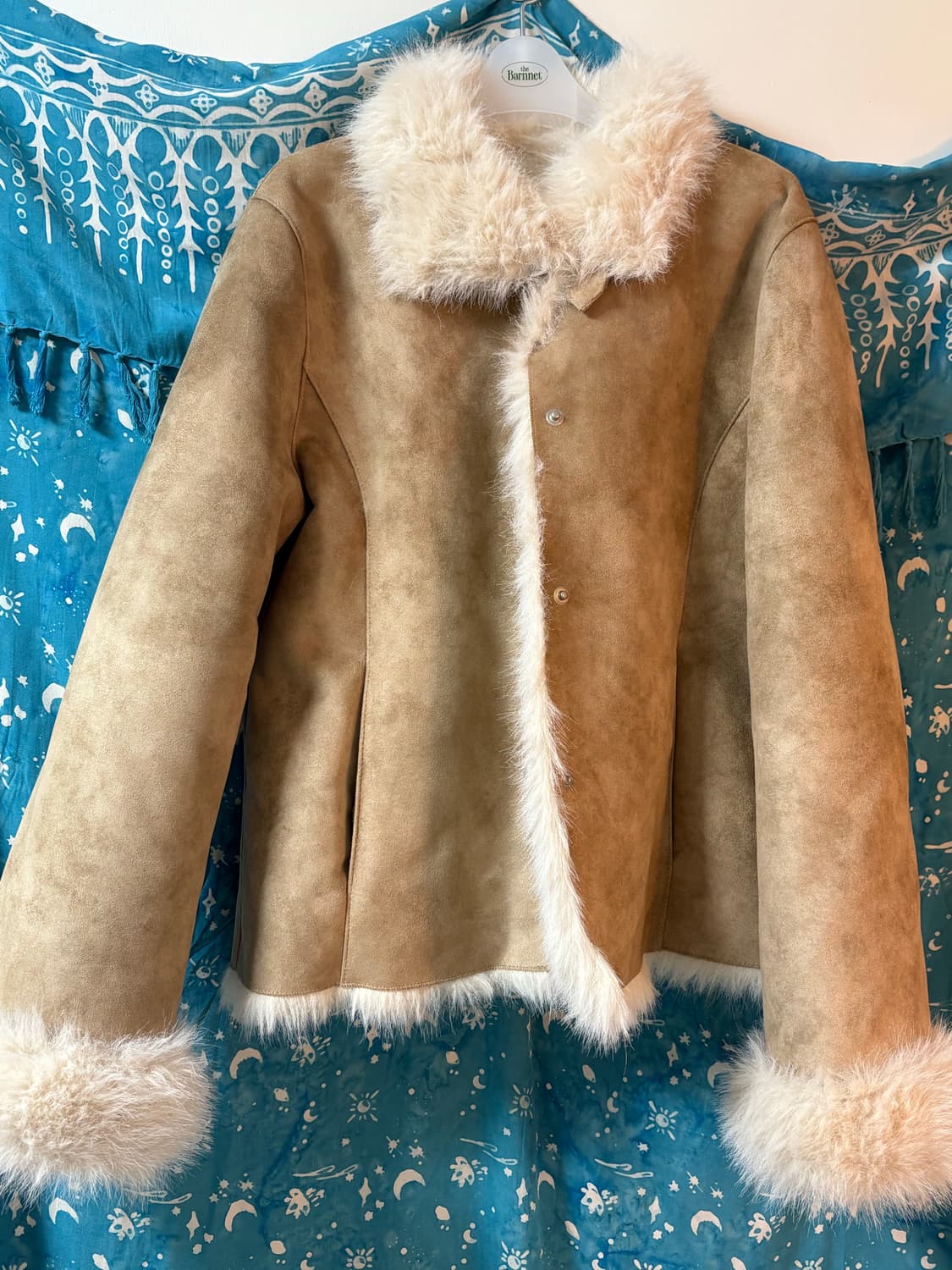 The Barnnet＊cropped eco shearling jacket The Barnnet] Brown Patine Cropped Eco-Fur Jacket 正規品 韓国