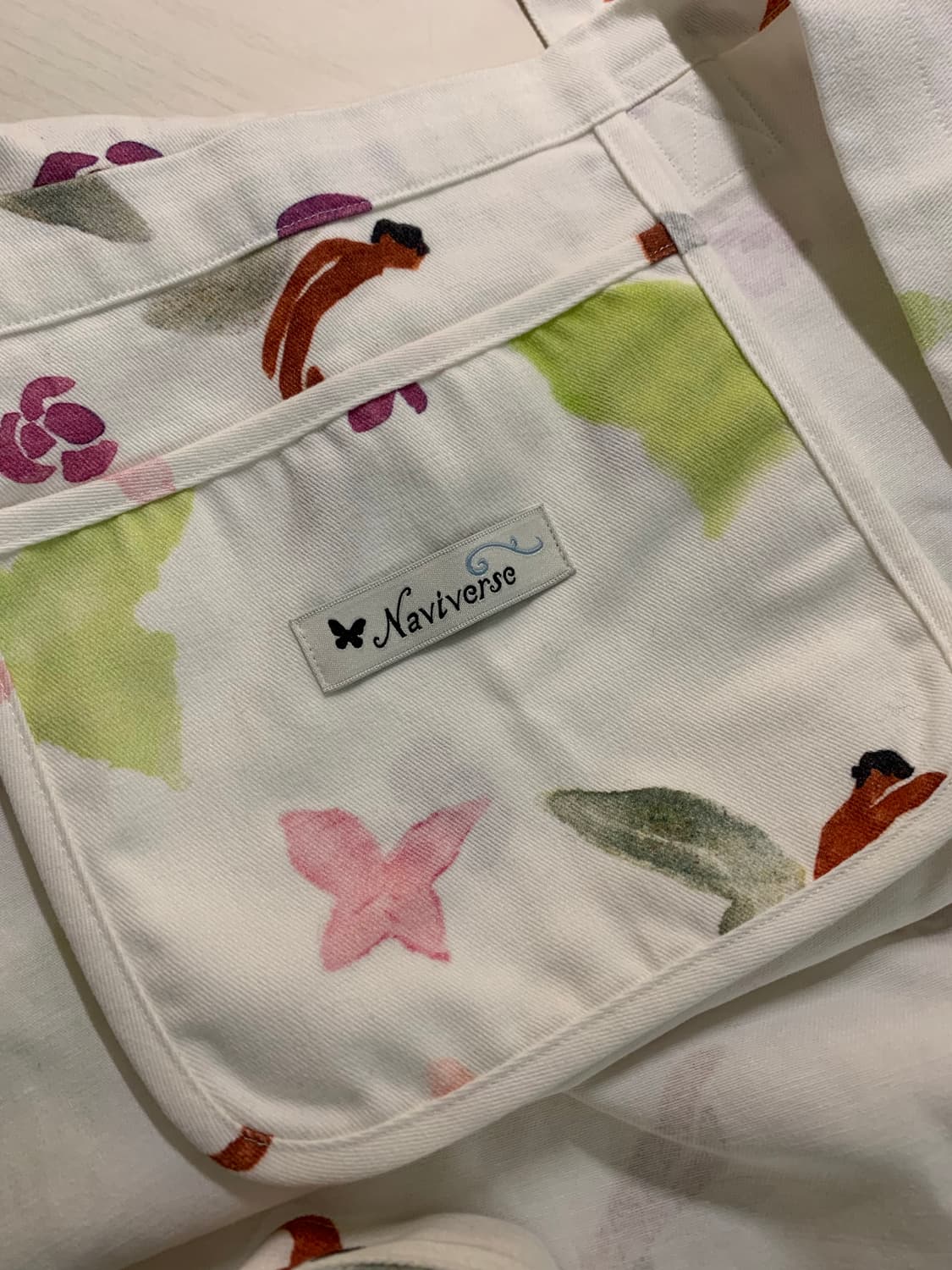 나비버스 naviverse jay tote bag | 후루츠패밀리