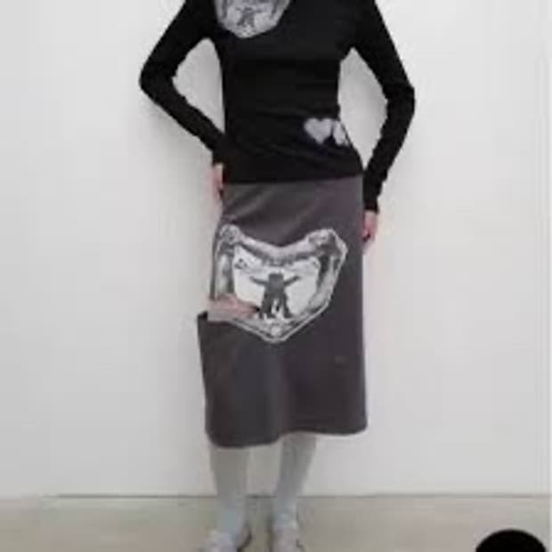 Open yy HUG&HEART CUTOUT SKIRT | 후루츠패밀리