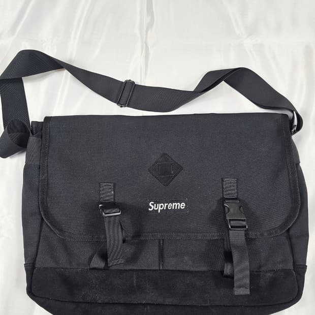新品　supreme ORTLIEB small messenger bag Supreme®/ORTLIEB Small Messenger Bag – Supreme