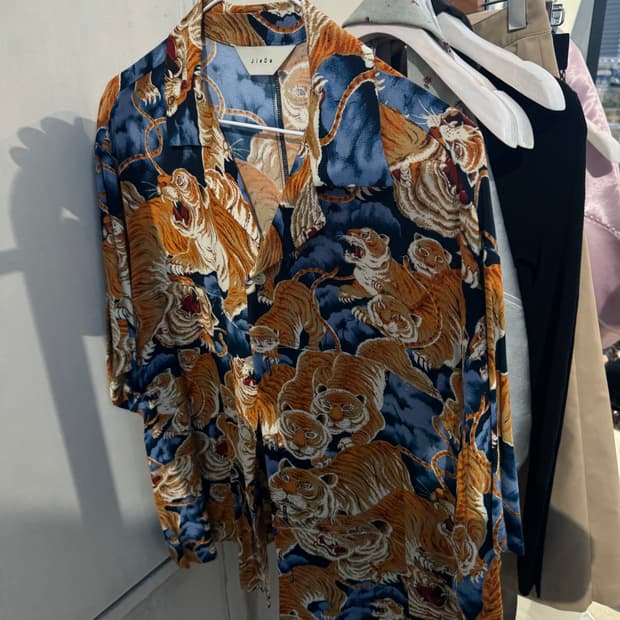 JieDa HUNDRED TIGER PANEL SHIRT S/S | 후루츠패밀리