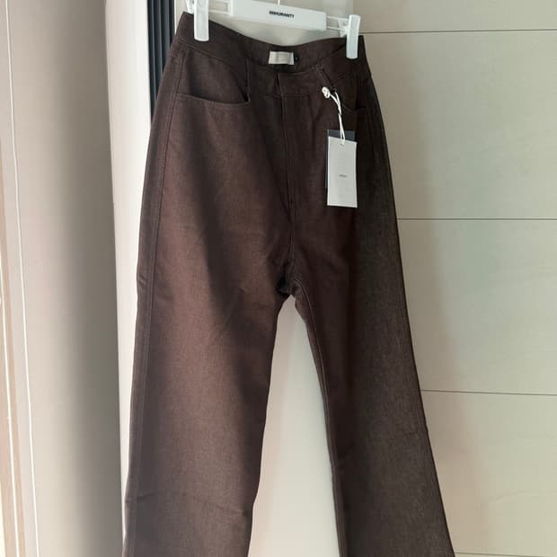 아모멘토 AMOMENTO curved capri pants black | 후루츠패밀리