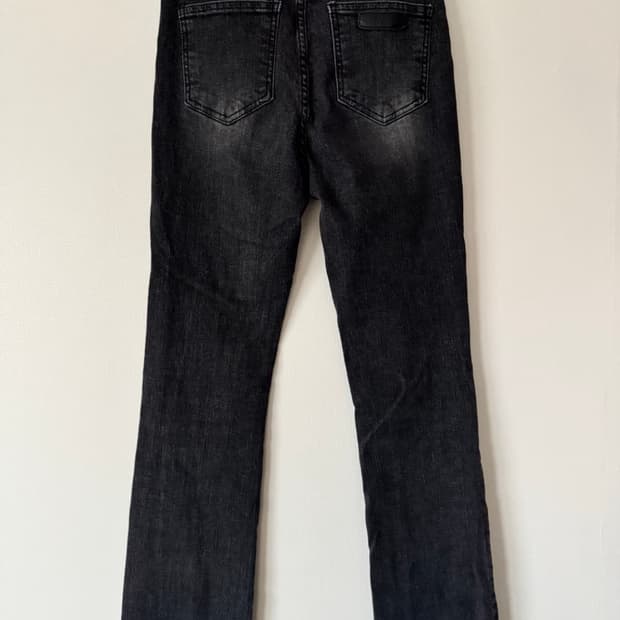 韓国商品/TREEMINGBIRD Leopard Curved Balloon Fit Denim Pants 트리밍버드(TREEMINGBIRD) Leopard Curved Balloon Fit Denim