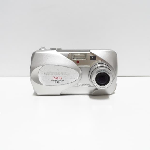 OLYMPUS CAMEDIA ZX-250 シルバー 올림푸스 Olympus CAMEDIA X-250 디카 | 후루츠패밀리