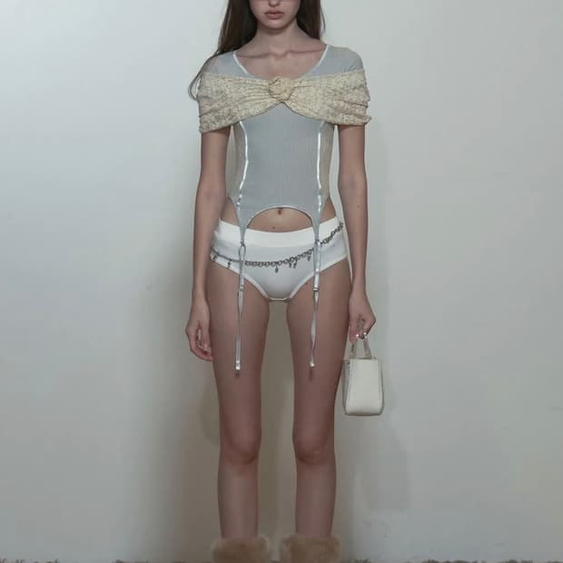 sculptor Corset U Neck Tee Ice | 후루츠패밀리