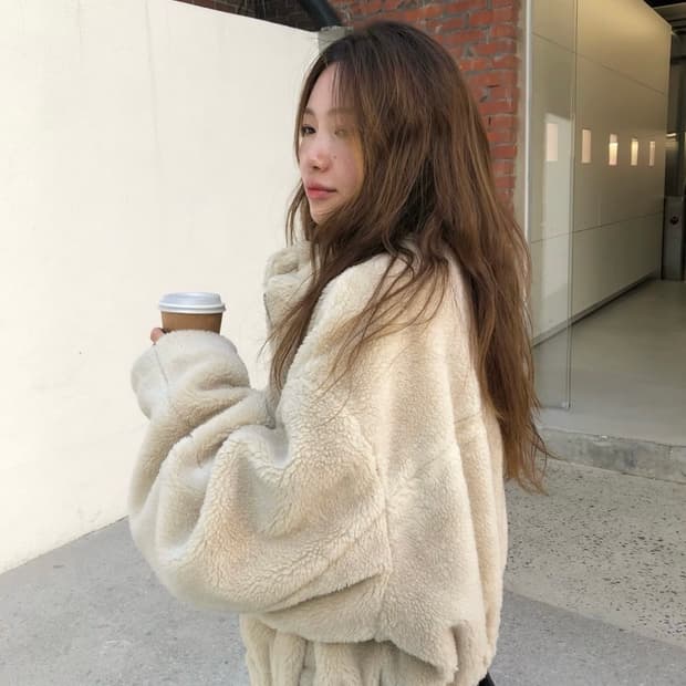 The Barnnet＊cropped eco shearling jacket Cropped Eco-Shearling