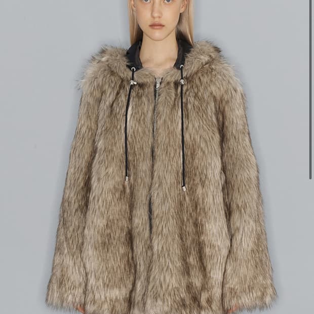 Open yy)REVERSIBLE FAUX FUR HOOD JACKET | 후루츠패밀리