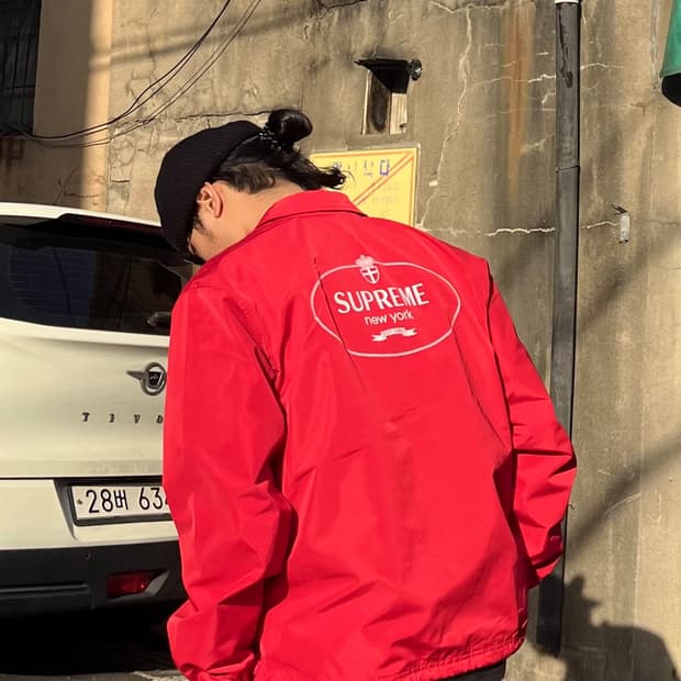 Supreme Crest Coaches Jacket Red 24FW | 후루츠패밀리