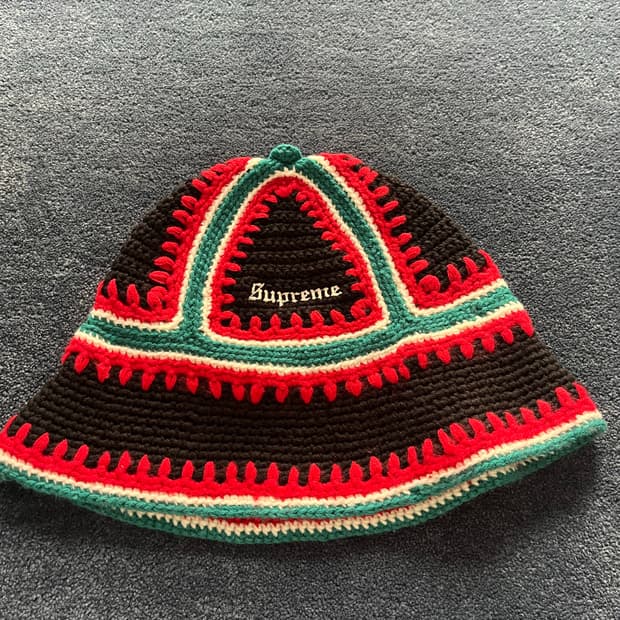 Supreme Crochet Edge Bell Hat M/L Supreme crochet edge bell hat M